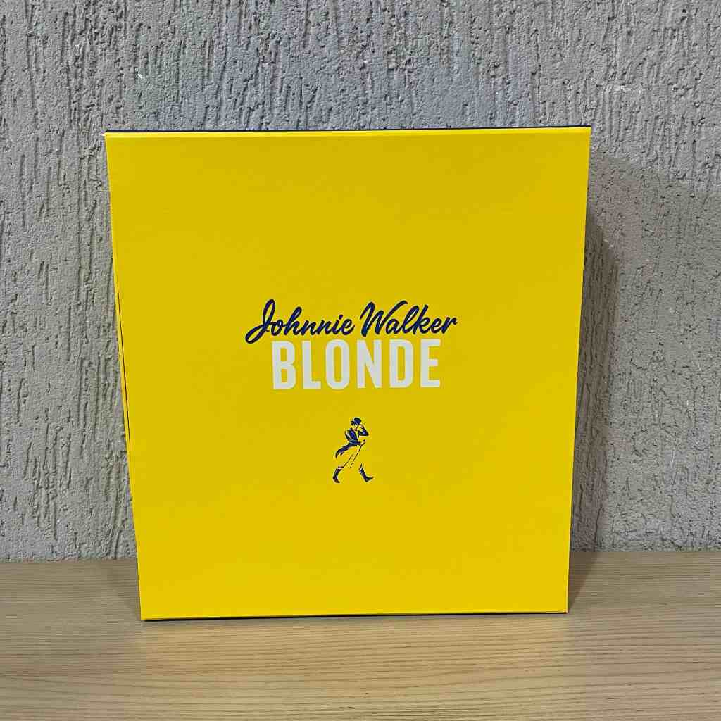 CAIXA JOHNNIE WALKER KEEP WALKING BLONDE