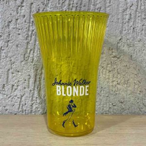 COPO EM ACRÍLICO JOHNNIE WALKER BLONDE AMARELO 450ML
