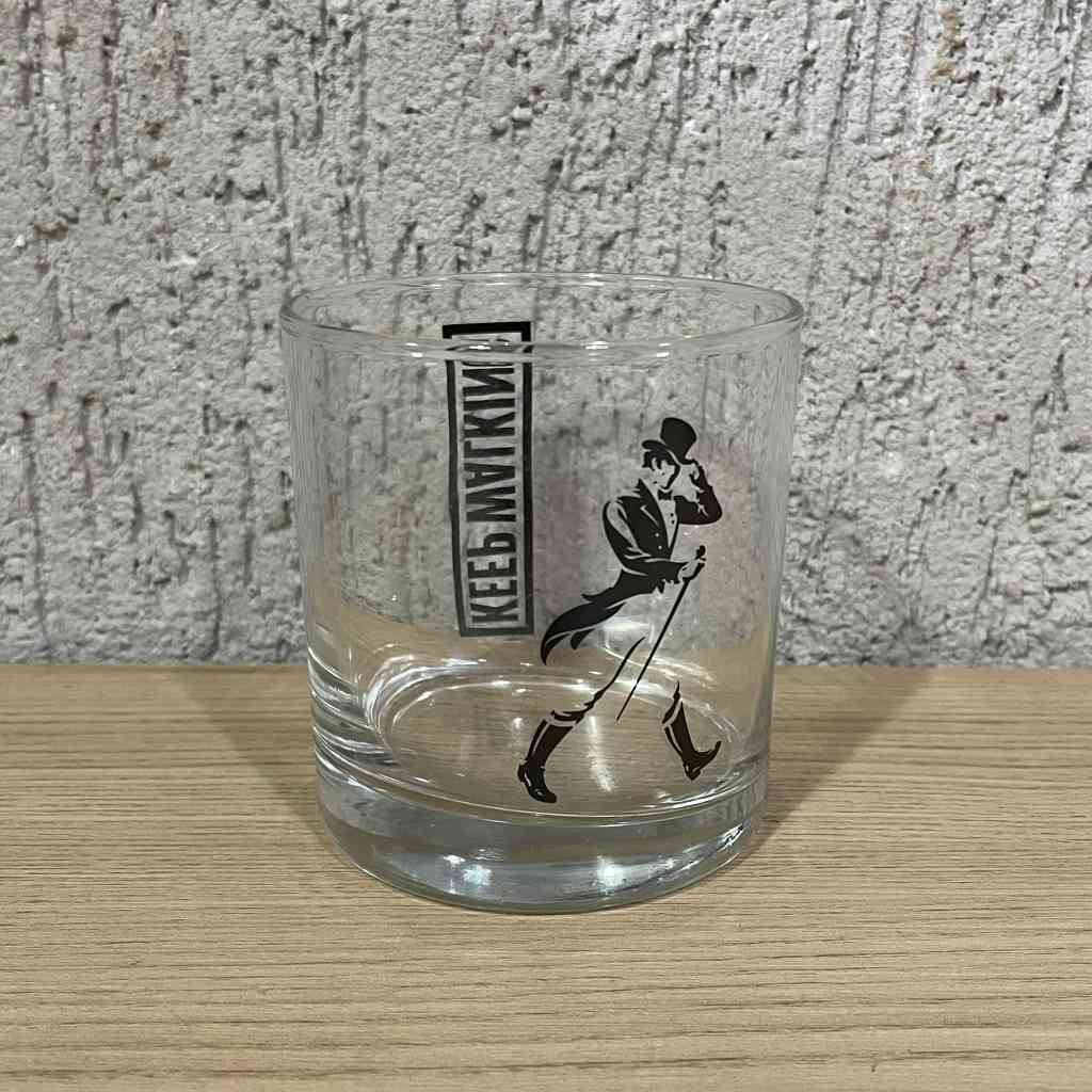 COPO EM VIDRO JOHNNIE WALKER KEEP WALKING