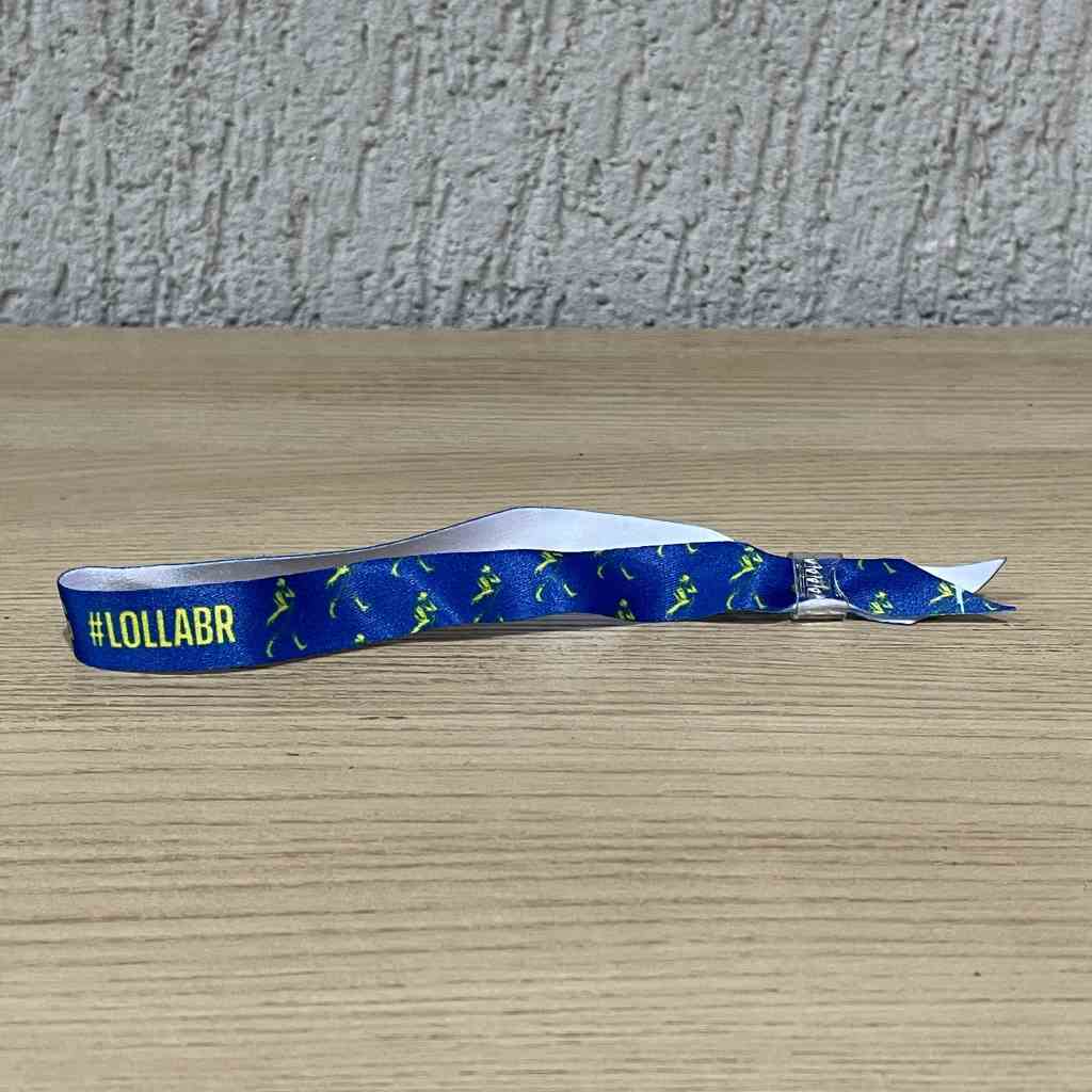 PULSEIRA JOHNNIE WALKER KEEP WALKING LOLLA BR AZUL E AMARELO